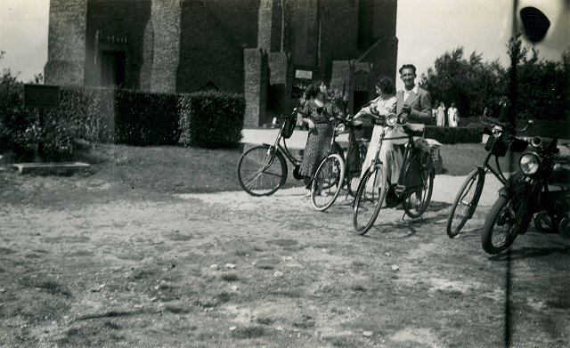 fietstocht in de jaren 30